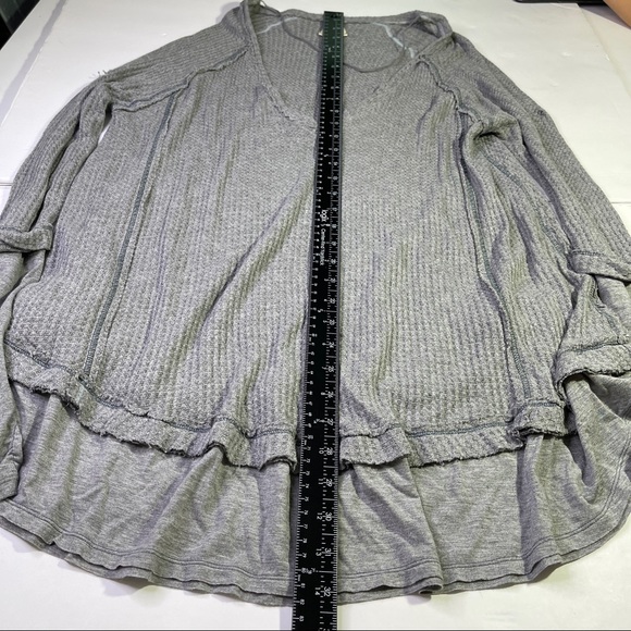 We The Free Gray Oversized Waffle Long Sleeve Size Small - Picture 12 of 13
